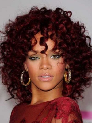 Perruque Royale Rouge Mi Longue Fris e De Style Rihanna Perruques